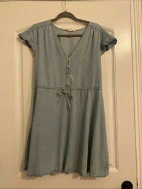 GAP Light Blue Chambray Short Sleeve Drawstring Dress